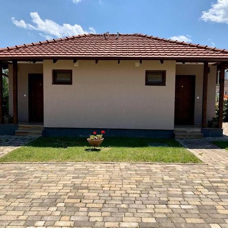 Konak Nestor Bungalows Скопье Экстерьер фото