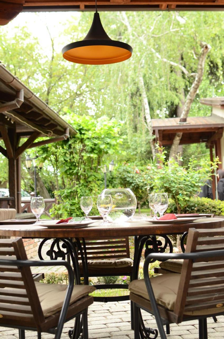 Konak Nestor Bungalows Скопье Экстерьер фото